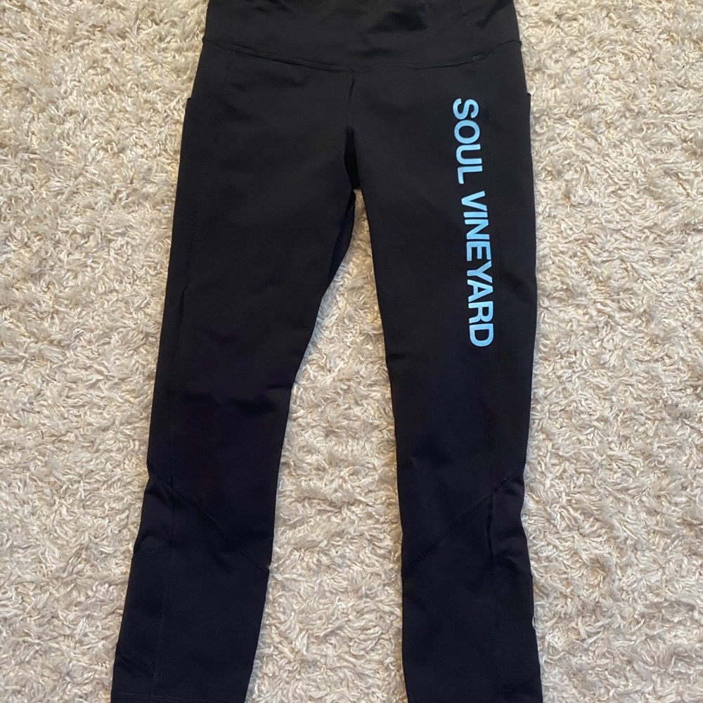 Lululemon leggings size 6